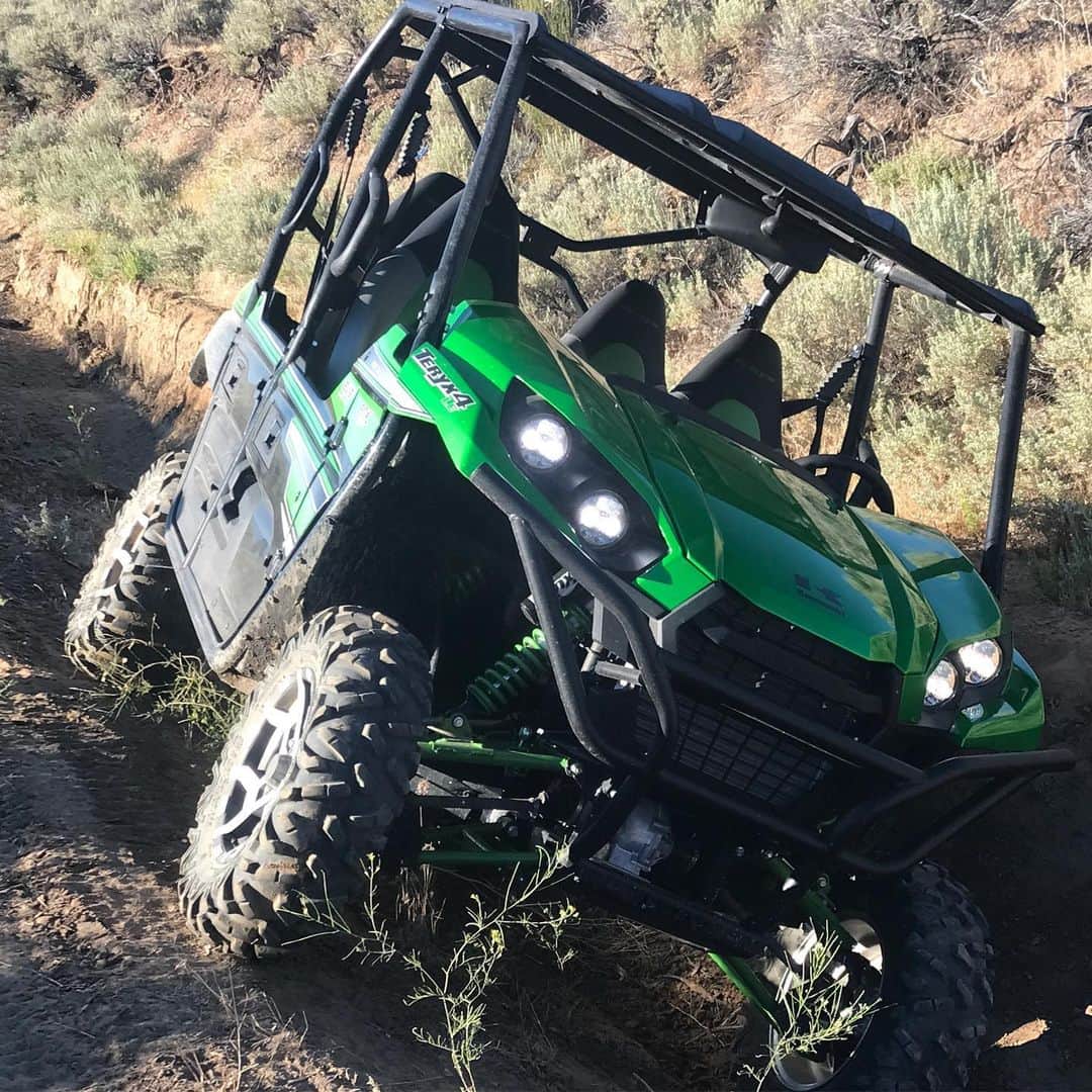 ストーン・コールド・スティーブ・オースチンのインスタグラム：「Picked a different line today for the hell of it... Love this rig. #teryx #teryx4 #nevada #4x4」