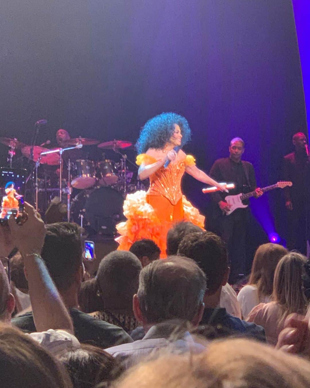 ジェニファー・ハドソンさんのインスタグラム写真 - (ジェニファー・ハドソンInstagram)「Ok now how am I suppose to calm down after this moment ! @dianaross concert」7月11日 16時29分 - iamjhud