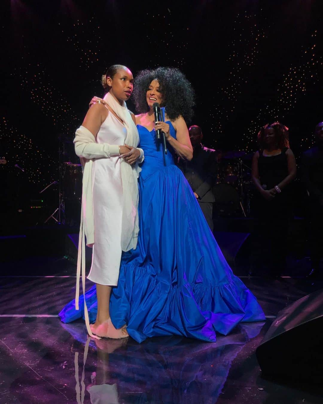 ジェニファー・ハドソンさんのインスタグラム写真 - (ジェニファー・ハドソンInstagram)「Ok now how am I suppose to calm down after this moment ! @dianaross concert」7月11日 16時29分 - iamjhud