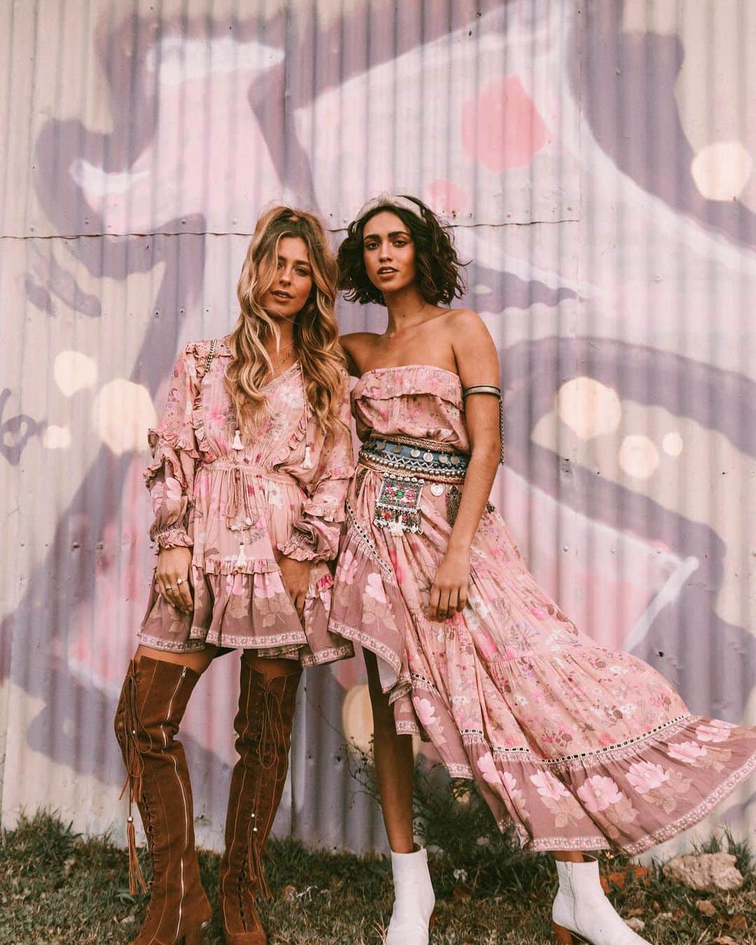 SPELLさんのインスタグラム写真 - (SPELLInstagram)「How to festival twin with your BFF 🌸💕 ~ Swipe for outfit details #spellfestivalstyle」7月11日 16時45分 - spell