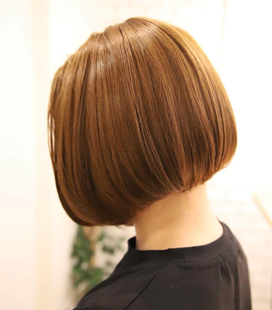 kazutakahamazatoのインスタグラム：「クラボフ。担当 才木。 #ボブ  #hair equal #三国美容室 #三国 #キッズルーム #子連れでいける  #hair#hairstyle #スタッフ募集 #縮毛矯正が得意  #コタ #COTA #ヘアケア #駅ちか #美容室 #美容室求人 #美容師募集 #スタイリスト募集 #アシスタント募集 #メンズ  #メンズヘア #子供カット #トリートメント  #トキオトリートメント #酸性ストレート  #酸性デジタルパーマ #ヘアドネーション #写真好きな人と繋がりたい」