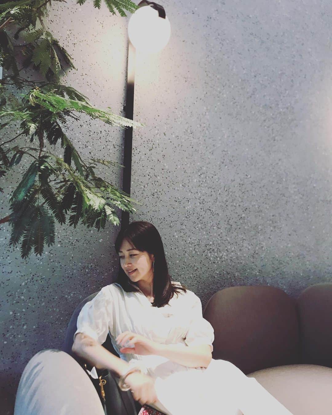 笛木優子のインスタグラム：「晴れ☀️が恋しいですね〜☔️ With @nakagoshi_noriko.official #中越典子  みなさん体調崩されませんように🙆‍♀️ 朗読劇青空のチケット先着先行が7/12、18時から始まります！ 詳しくはプロフィールに載せますね。 よろしくお願いします。 @hounan_gumi」