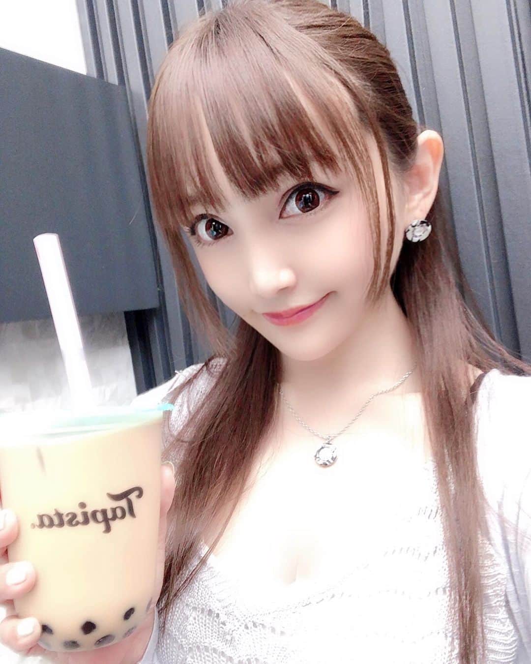 宇佐美あいりのグルメインスタ