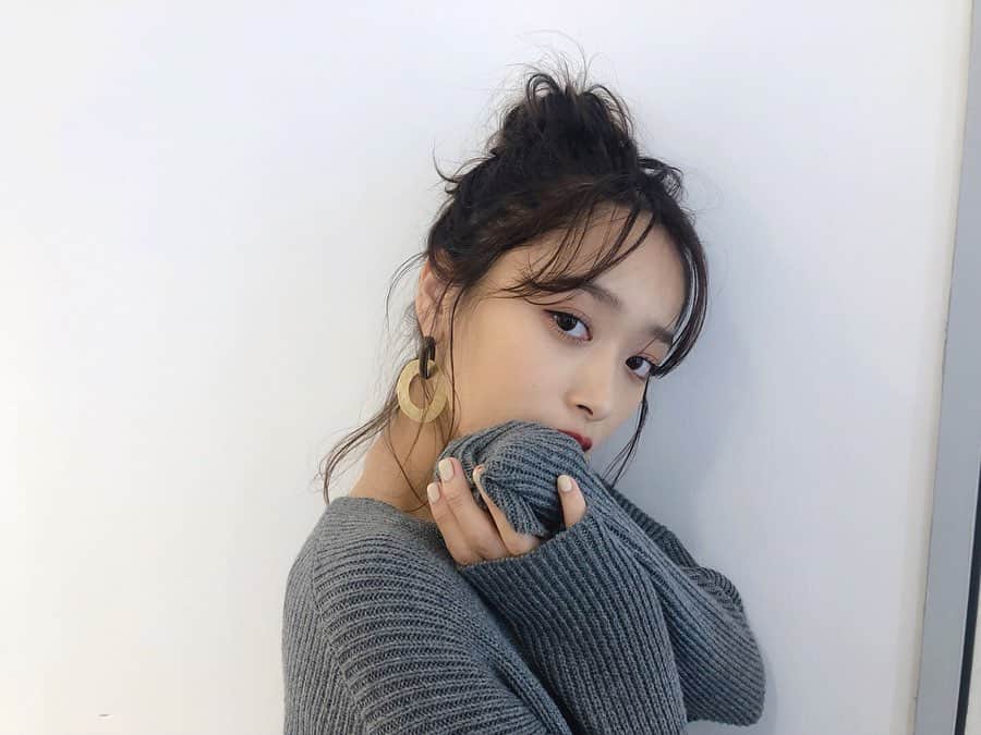 近藤千尋のインスタグラム：「最近の撮影make詳細💄👁 濡れても擦っても落ちない 密着ジェルペンシルなので 撮影の時は朝からメイクしてもらっても取れにくいです💓☺️ ウォータープルーフだから ありがたいのです😍🙏✨ #ディーアップアイライナー #ディーアップ #DUP #pr #黒モノコスメ」
