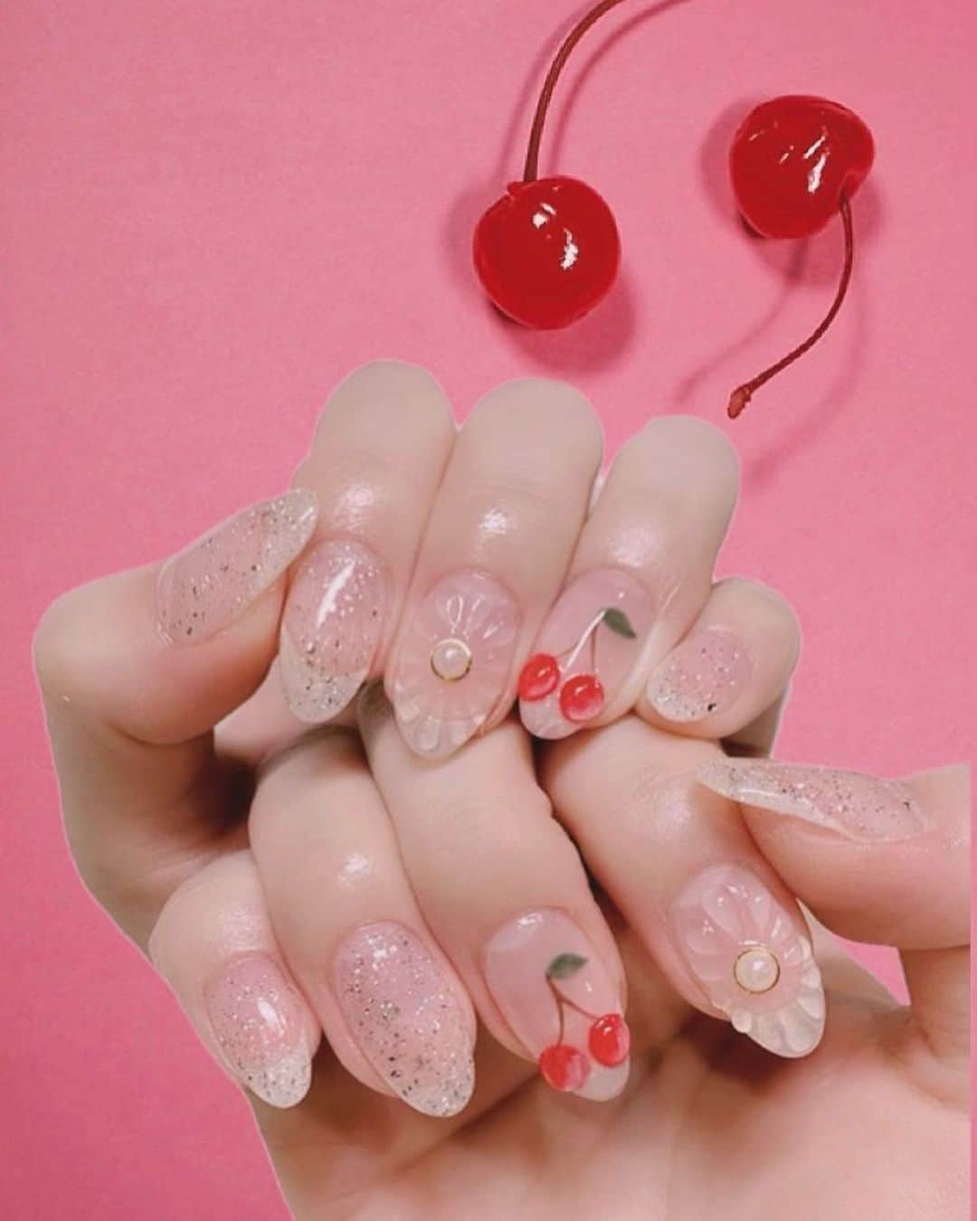 夢咲りおなさんのインスタグラム写真 - (夢咲りおなInstagram)「ラピスネイル @_lapisnail_  行ってきたよ♡⍢⃝ . .  #さくらんぼネイル 🍒 . .  担当は @a_sa1103 さん💗  今回もめちゃくちゃお気に入り✨ 3Dのさくらんぼとお花を付けてもらったよ(*/ｪ＼*)💗 . . . . #lapis #lapisnail #nail#ネイル#可愛い#ピンク#さくらんぼ#お花ネイル#キラキラ#ラメネイル#美容#新宿#歌舞伎町」7月11日 17時41分 - yumerio0906