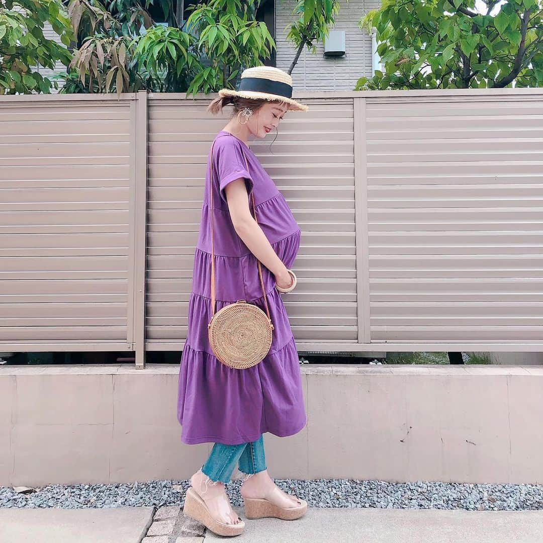 Kikuno Sayumiさんのインスタグラム写真 - (Kikuno SayumiInstagram)「〻purple onepiece〻 ・ ・ ・ @kareishop のティアードワンピで楽ちんコーデ𓍯 ・ 毎日天気悪くて寒い😓梅雨明けが待ち遠しい〜 ・ ・ ・ onepiece▶ @kareishop bottoms▶ @chocoa_official piece▶ @m.noripeee hat▶ @mode_robe_official 去年の ・ ・ ・ #ファッション#コーデ#fashion#ママ#プチプラコーデ#大人カジュアル#ヘアアレンジ#大人可愛い#ジユジョ #lucrajp#シンプルコーデ#158cmコーデ #158cm #マタニティコーデ #夏コーデ#ぷんにー#妊娠9ヶ月#mamagirl#ママリ#ママリファッション#locari#kareiコーデ#お洒落さんと繋がりたい#ママコーデ#chocoa#purple」7月11日 17時51分 - sayumikikuno