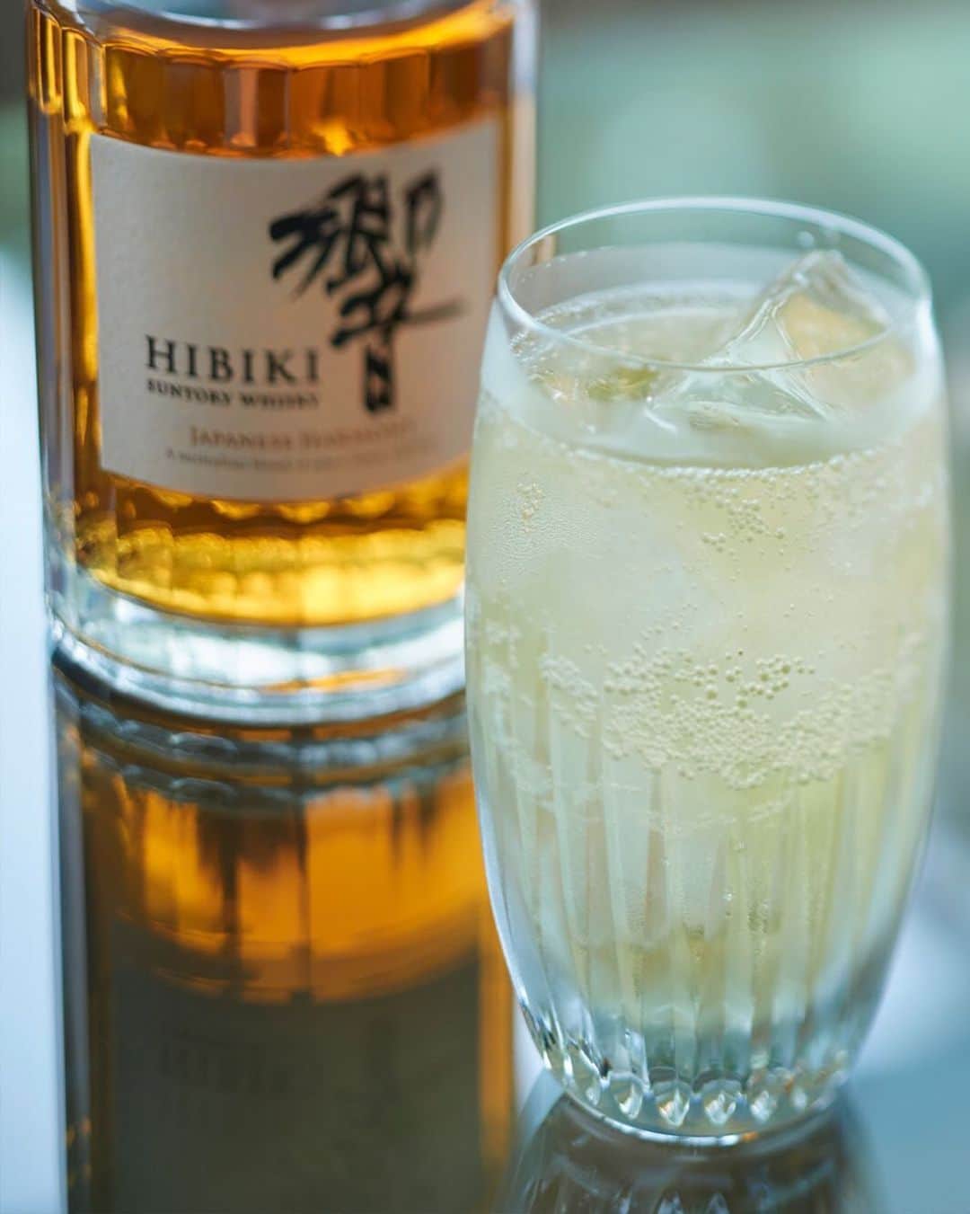 響 | SUNTORY WHISKY HIBIKIさんのインスタグラム写真 - (響 | SUNTORY WHISKY HIBIKIInstagram)「. HIBIKI TIME 炭酸をあわせた、涼やかなハイボール Enjoy the refreshing taste of HIBIKI JAPANESE HARMONY as a highball.  #響 #hibiki #二十四節気 #小暑 #夏 #響時間 #hibiki_time #hibikitime #suntorytime」7月11日 18時01分 - suntorywhisky_hibiki