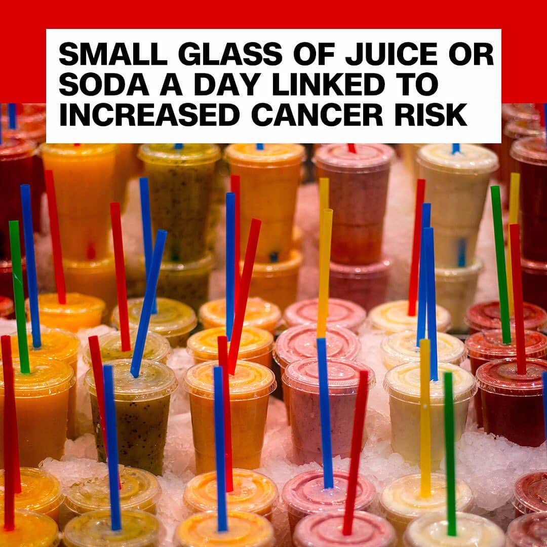 CNNさんのインスタグラム写真 - (CNNInstagram)「Bad news juice fanatics. Bad news juice lovers of any kind, really. Drinking just one small glass 🍹of a sugary drink per day -- 100ml, about a third of a typical can of soda -- has been linked to an 18% increase in overall cancer risk and a 22% increase in risk for breast cancer, according to a new study. Mathilde Touvier, lead author of the study which was published in medical journal BMJ, said that the findings added to research showing that reducing how many sweetened beverages we drink would be beneficial for our health. "What we observed was that the main driver of the association seems to be really the sugar contained in these sugary drinks," she said. Responding to the study, the American Beverage Association stressed the safety of sugary drinks. "It's important for people to know that all beverages -- either with sugar or without are safe to consume as part of a balanced diet," an ABA spokesperson said. (📸: David Ramos/Getty Images)」7月11日 18時11分 - cnn