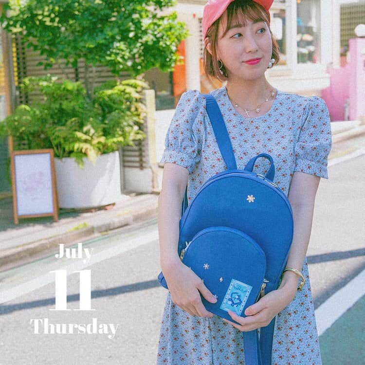 SuperGroupiesのインスタグラム：「＼フォロー&いいねで／﻿ #Beit のリュックをプレゼント🎁 （詳細は下からCheckしてね✅） ⠀⠀⠀⠀⠀⠀⠀ ⠀⠀⠀⠀⠀⠀⠀ ⠀⠀⠀⠀⠀⠀⠀ ユニット曲「TOMORROW DIAMOND」を イメージしたBeitのリュック🐸 ⠀⠀⠀⠀⠀⠀⠀ フロント部分の雪の結晶が輝きます❄️ ⠀⠀⠀⠀⠀⠀⠀ ⠀⠀⠀⠀⠀⠀⠀ さらに👀曲に登場する指輪をイメージした 引き手💍💍が付いているのがポイント❣️ ⠀⠀⠀⠀⠀⠀⠀ ⠀⠀⠀⠀⠀⠀⠀ 落ち着いた青が 普段のファッションにも取り入れやすい✨ ⠀⠀⠀⠀⠀⠀⠀ ⠀⠀⠀⠀⠀⠀⠀ ──────────────────────﻿ ⚙️Today’s Item⚙️ THE IDOLM@STER #SideM Collaboration series Beit model #bag / ￥12,800 +tax ※数量限定販売中です。 Only a limited amount available now! ──────────────────────﻿ ⠀ ⠀⠀ ⠀ ⠀⠀ ⠀⠀⠀⠀⠀⠀⠀ ここで… 新プレゼントキャンペーンのお知らせです💁‍♀️🗯️ ⠀⠀ ⠀⠀⠀⠀⠀⠀⠀ 応募条件を満たした方の中から抽選で、﻿ 【1名様】にこちらのアイテムをプレゼント🎉﻿ ＝＝＝＝＝＝＝＝＝＝＝＝＝＝＝＝＝＝＝＝＝＝＝﻿ 🎁プレゼント商品🎁﻿ 『アイドルマスター SideM』 #Beit モデル リュック ＝＝＝＝＝＝＝＝＝＝＝＝＝＝＝＝＝＝＝＝＝＝＝﻿ ⠀⠀⠀⠀⠀⠀⠀ ⠀⠀⠀⠀⠀⠀⠀ ⠀⠀⠀⠀⠀⠀⠀ 下記の詳細をチェックして、 #idolmaster #SideM コラボアイテムを当てよう💓 ＝＝＝＝＝＝＝＝＝＝＝＝＝＝＝＝＝＝＝＝＝＝＝﻿ 🎁キャンペーン期間🎁 7/11（木）〜7/17（水）23時59分まで﻿﻿ ⠀⠀⠀⠀⠀ ⠀⠀⠀⠀⠀ 🎁応募方法🎁 カンタン2ステップで応募できます！ ─────────────────────﻿ 1️⃣SuperGroupies 公式アカウント（ @supergroupies ）をフォロー﻿ 2️⃣この投稿を「いいね！」 ─────────────────────﻿ 📍「いいね！」する対象投稿はこの投稿を含め3つ！ 📍3つ全部に「いいね！」をすると当選確率がアップ！ ⠀⠀⠀⠀⠀⠀⠀ ⠀⠀⠀⠀⠀⠀⠀ 🎁注意事項🎁 📍当選者には8月30日(金)までに当店のアカウントからDMをお送りします。 📍当選商品の発送は日本国内に限らせていただきます。﻿ 📍当選した方はこちらのアカウント・ライブ配信にて紹介させていただく場合がございますので、予めご了承ください。﻿ ⠀⠀⠀⠀⠀⠀⠀ ＝＝＝＝＝＝＝＝＝＝＝＝＝＝＝＝＝＝＝＝＝＝＝﻿ ⠀⠀⠀⠀⠀⠀⠀ ⠀⠀⠀⠀⠀⠀⠀ ご応募は7月17日（水）まで！⠀ たくさんの「いいね！」お待ちしております👏﻿ ⠀⠀⠀⠀⠀ ⠀⠀⠀⠀⠀ ご質問等ございましたらコメント欄にて承ります🎀 ⠀⠀⠀⠀⠀⠀⠀ ⠀⠀⠀⠀⠀⠀⠀ #supergroupies #anime #japaneseanime #スーパーグルーピーズ #アニメ #アニメコラボ #コラボグッズ #ファッションにアニメを #アニメグッズ #アイドルマスター #アイマス #Mマス #鷹城恭二 #ピエール #渡辺みのり #idolmastersidem #2waybag #リュックコーデ #ワンピースコーデ #プレゼントキャンペーン #スパグルプレゼント #キャップ女子 #スニーカーコーデ #大人カジュアル #dailycoordinate」