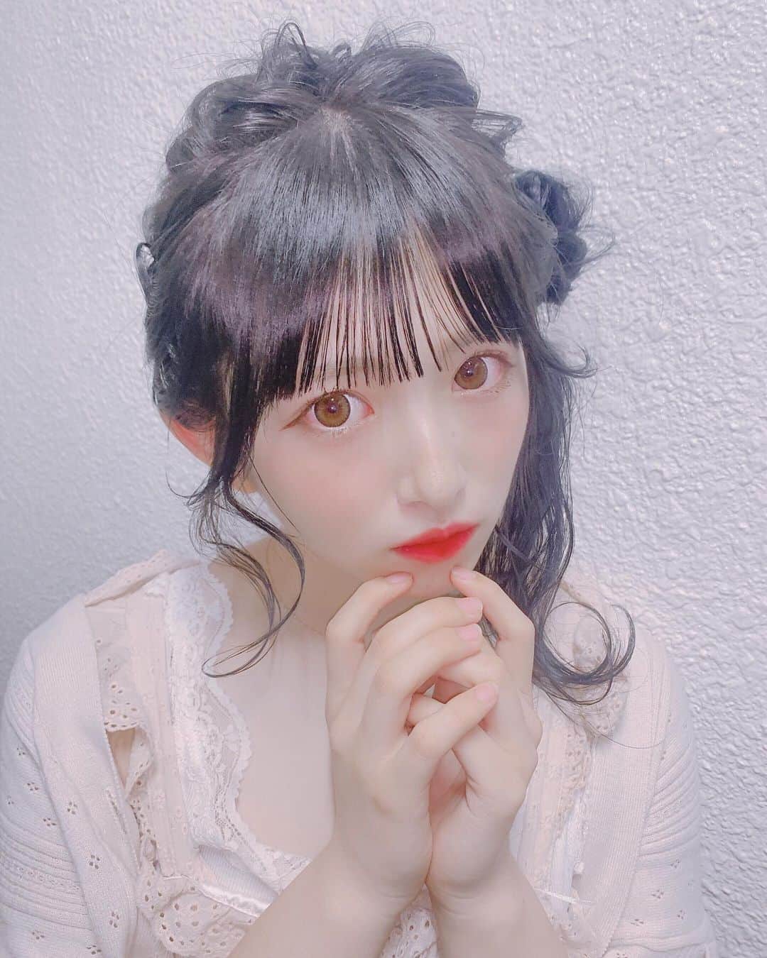青木菜花のインスタグラム：「.﻿﻿﻿ .﻿﻿﻿ 今日で20歳になりました！﻿﻿﻿ ﻿ 朝から沢山の通知が、、😭﻿ 凄く凄く嬉しい、ありがとうございます😖✨﻿ ﻿﻿﻿ いつも応援してくださっているファンの方のお陰で﻿﻿﻿ 今の私がいます、本当にありがとう😭💞﻿﻿﻿ 感謝でいっぱい！！！﻿﻿﻿ ﻿﻿﻿ 本当に私は友達や家族、ファンの方や周りの人に﻿﻿﻿ 恵まれてるなあと感じた日でした！﻿﻿﻿ ﻿優しい人たちばかり😢﻿﻿ ﻿﻿ ハタチの私も沢山成長していくので﻿﻿ 見守っていてください〜🌷🌷﻿﻿﻿ ﻿﻿﻿ もっと頑張ります！！﻿﻿﻿ .﻿﻿﻿ .﻿﻿﻿ ﻿#mybirthday #20歳」