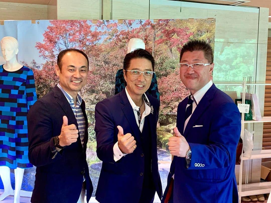 黒田アーサーさんのインスタグラム写真 - (黒田アーサーInstagram)「大谷山荘での大島社長社長就任20周年記念イベントの3日間、無事終了しました‼️大谷山荘のスタッフ様、ご来場のお客様、セムプランニングの小林さん、秋月さん、大島社長、3日間ありがとうございました😊」7月11日 18時20分 - kuroda_arthur