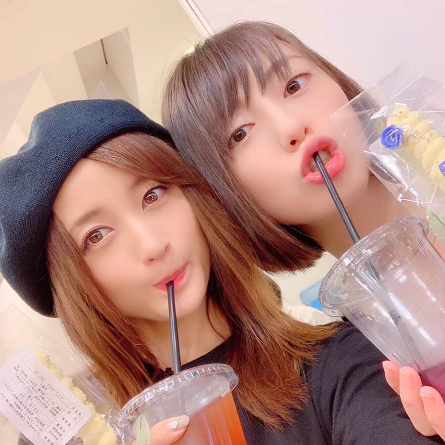 沢井美優さんのインスタグラム写真 - (沢井美優Instagram)「この写真みるだけで、ほっこり。  #大好きな人 #地球の反対側 #ブラジル #いってらっしゃい #待ってます #小松彩夏 #愛する人 #先日の展示会の写真忘れてた  #merlot #メルロー」7月11日 18時21分 - sawai_miyuu