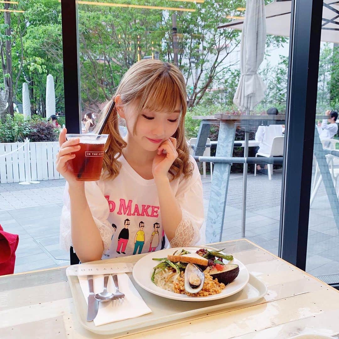 のインスタグラム：「🥗 #シティショップ のデリランチ🍴  ヘルシー志向だしおいしいから だいすきっ☺️♥️ アイスティーおかわり自由だし😍笑 ♡  今度は #シティショップヌードル に 久々に行きたい😍♥️ シティショップ ♡サラダ ♡ヌードル ♡ピザ  とあるけど、全部美味しいけどヌードルが断トツで1番すきっ🤤❣️ ♡  豆腐干糸麺とかだからヘルシーで おいしく満腹になれるよ！らぶだよ！😭 ・ ・ ・ ・  #サラダ #サラダランチ #ヘルシー #ヘルシーメニュー #ヘルシーごはん #ヘルシーランチ #渋谷 #渋谷カフェ #渋谷カフェ巡り #渋谷ランチ #渋谷ごはん #女子力向上委員会 #女子力アップ #女子力あげたい #インスタ映え #フォトジェニック #カフェ #カフェ巡り #カフェ好き #カフェご飯 #カフェスタグラム #カフェ部 #ゆり丸カフェ巡り #ゆり丸 #アイドル」