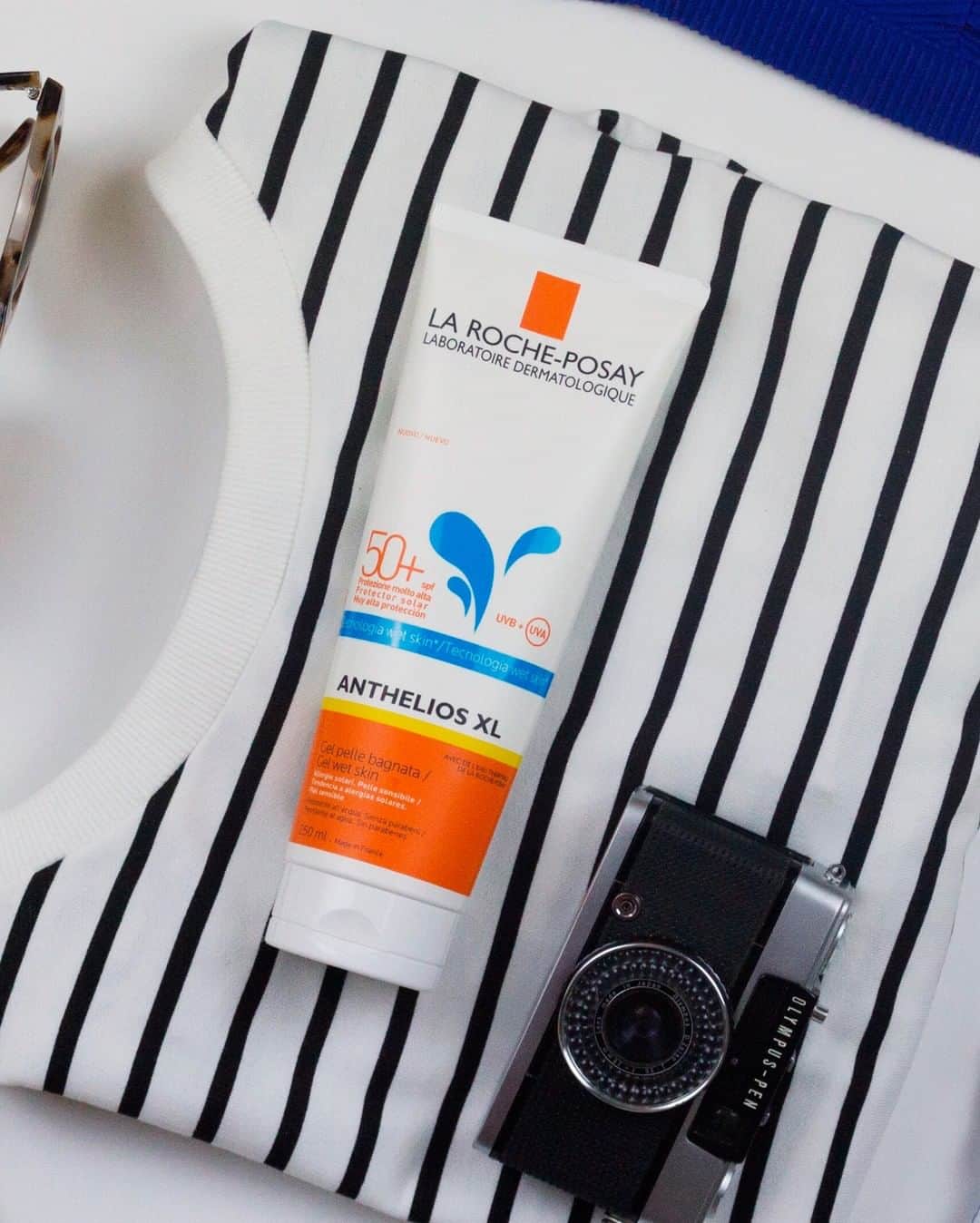 LA ROCHE-POSAY JAPAN ラロッシュポゼのインスタグラム：「. ＼3連休のお出かけに🏃‍♀️／ . 今週末は3連休ですね！！ 屋外アクティビティに出かける方も多いのでは？ そんな時におすすめなのがアンテリオスシリーズ🌟 SPF50+・PA++++の最高レベルの紫外線防御力&水で落ちないウォーターレジスタント処方搭載の日やけ止めシリーズです💫 . 3連休のお出かけのおともに、ぜひチェックしてみてくださいね☺️ . #ラロッシュポゼ #乾燥肌 #敏感肌 #低刺激設計 #敏感肌コスメ #スキンケア #ドクターズコスメ #日やけ止め #UV対策」