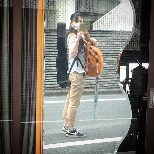 田中香子さんのインスタグラム写真 - (田中香子Instagram)「本番一週間前。  カンガルーのように コアラのように 前に後ろに ぱんぱんの荷物しょって これから通し稽古です。 ひとりオーストラリア。  #舞台 #一週間前 #稽古」7月11日 19時06分 - soo.yt