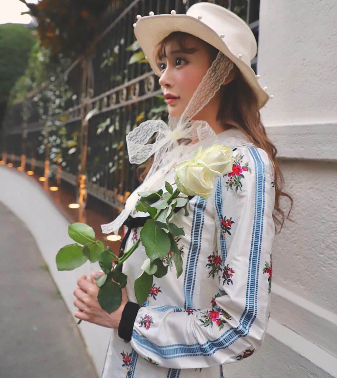 明日花キララのインスタグラム：「今年もいろんな国行きたい..🌏🌹」