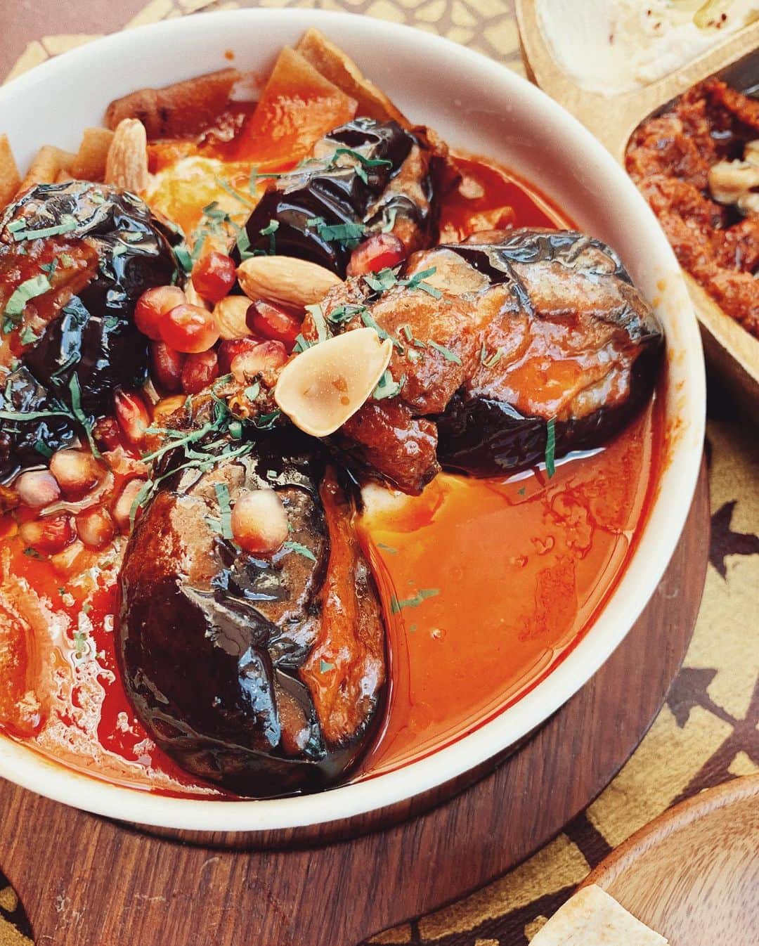 STIL IN BERLINのインスタグラム：「New post about what and where I ate and whether I liked it up on #stilinberlin.de - link in bio 🍅 - you got to try the fattet makdous pictured... #eatinberlin」