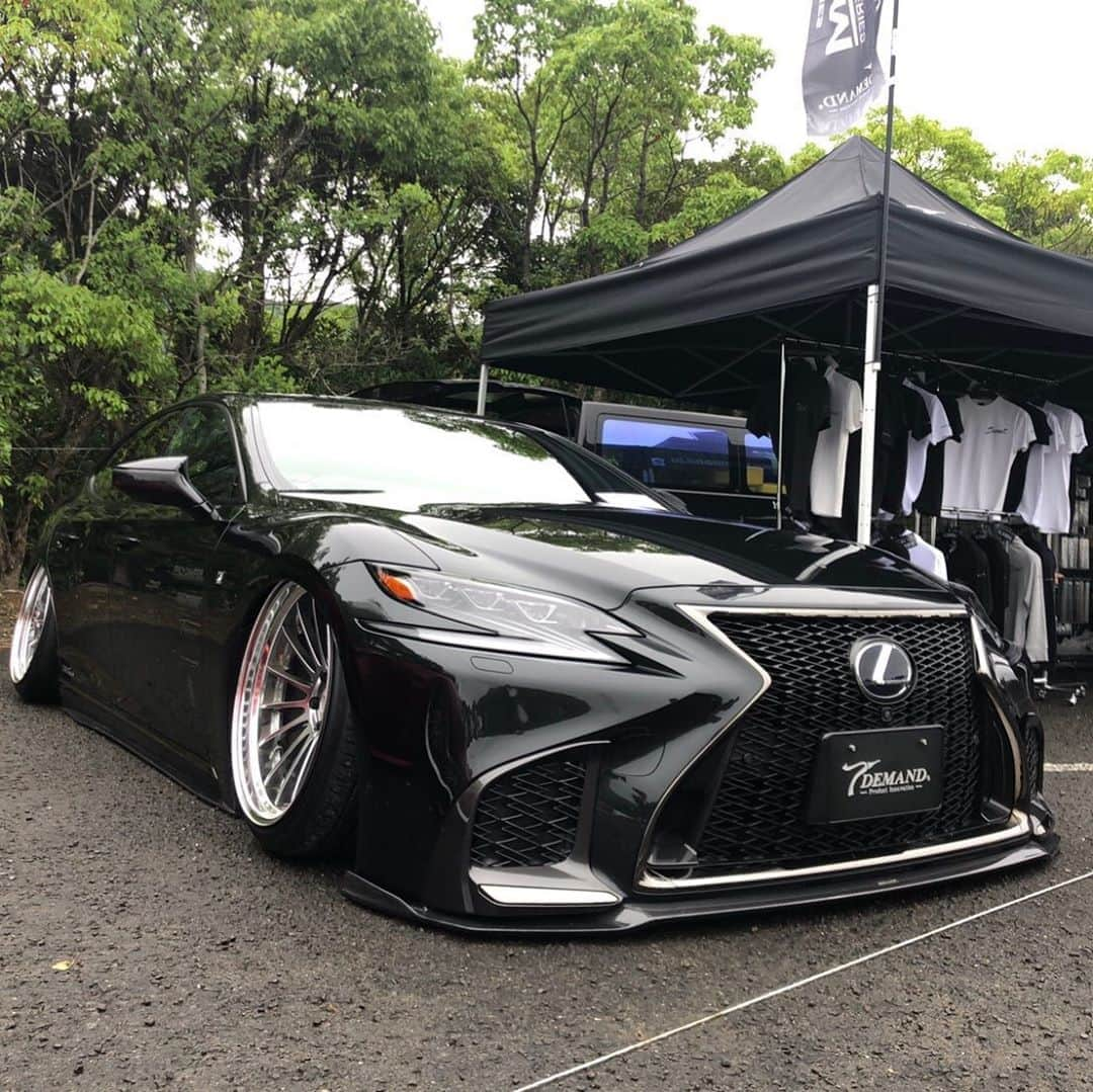 Spirits Artisanさんのインスタグラム写真 - (Spirits ArtisanInstagram)「Lexus LS Fsport @stancenation  by @tdemand  Artisanspirits/// Sportsline blacklabel www.artisanspirits.co.jp #artisanspirits #artisan #asms #as #lexus #lexusls #lexuslsfsport #ls #lsfsport #bodykit #blacklabel #corarta7+ #officek #yokohamatire #japan #jp #ravspecjdm #butlertire #jworksunlimited #premierautowerkz #suvproject #kanooperformance #car_life_staff  #トラウム #車庫小舗 #nigeljdmparts」7月11日 19時32分 - artisan_spirits