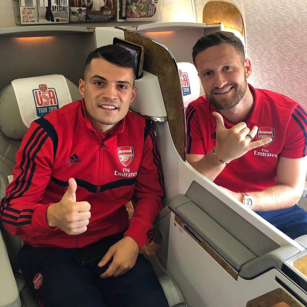 グラニト・ジャカさんのインスタグラム写真 - (グラニト・ジャカInstagram)「Pre-season starts now, next stop LA @emirates #FlyEmiratesFlyBetter #ArsenalinUSA」7月11日 19時43分 - granitxhaka