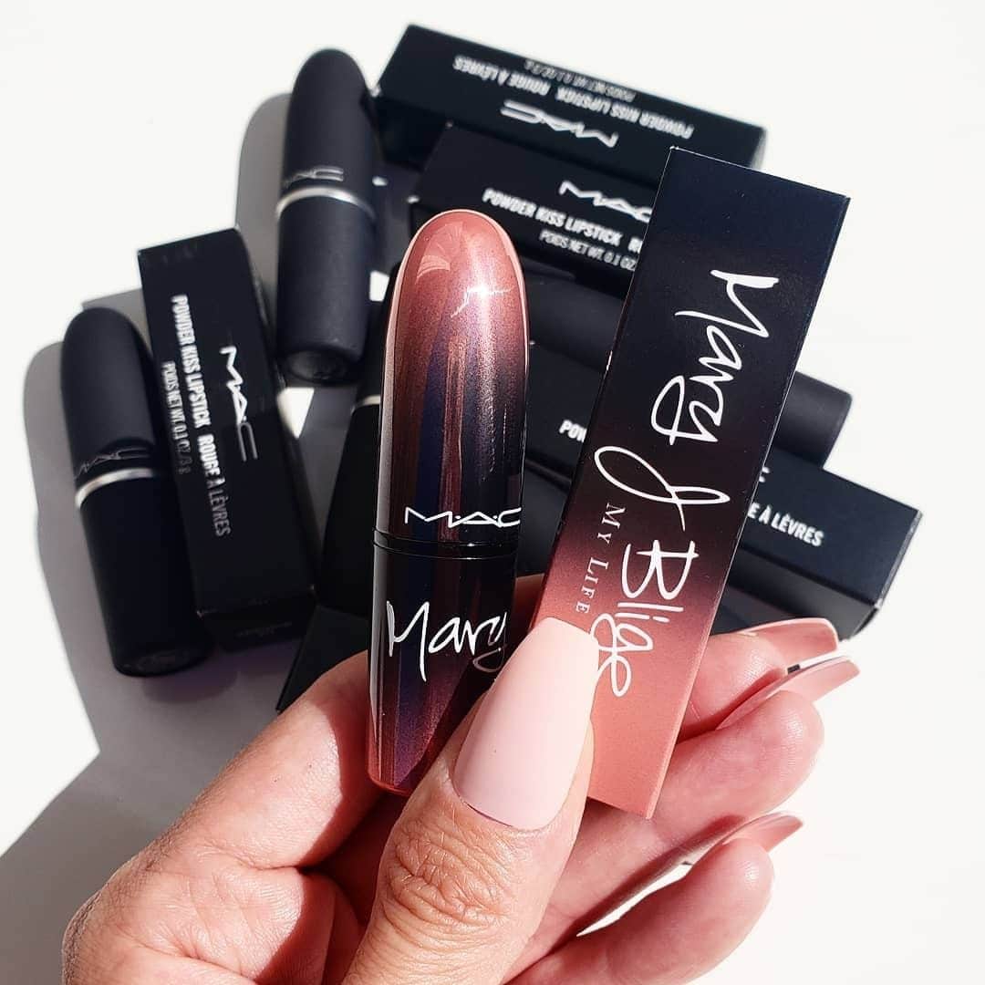 M·A·C Cosmetics Canadaさんのインスタグラム写真 - (M·A·C Cosmetics CanadaInstagram)「Make your Lipstick collection a Family Affair with the queen of hip-hop soul, Mary J. Blige.  #Repost @mua.agata」7月11日 20時00分 - maccosmeticscanada