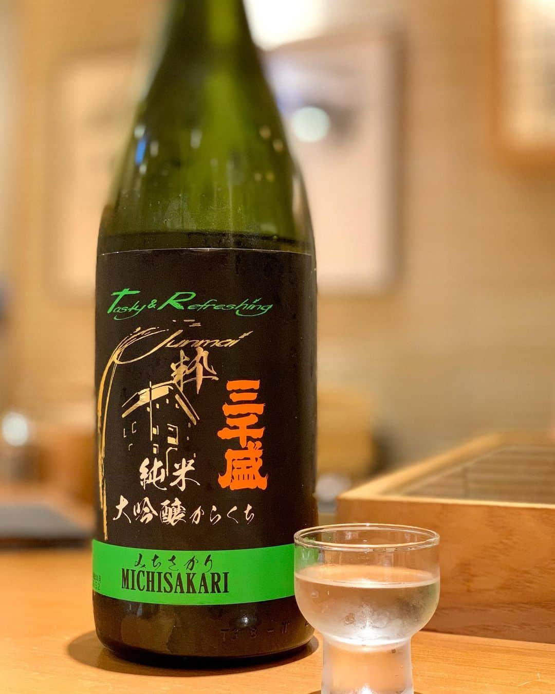 吉村優さんのインスタグラム写真 - (吉村優Instagram)「久しぶりの日本酒日記🍶北海道♡ * 去年は資格勉強に必死で 記録に残しながら勉強していたのに SAKE DIPLOMA取ってからは ほとんど記憶にしか残していなくて笑 飲む専門に走っていましたっ🤣 出張も久しぶりでしたしね（言い訳っ笑） * てことで札幌出張で お魚と北海道の日本酒〜😘 ①#雪ふるる #純米吟醸 #札幌 ②#北の勝 #鳳凰 #根室  ③#鬼ころし #国稀 #増毛  ④#三千盛 #純米大吟醸 #多治見 最後は岐阜のお酒🙋‍♀️ * ちなみに ジンギスカンの時は 焼酎炭酸割り〜😘レモン入り♡🍋 塩ジンギスカン初めて〜🐏✨✨ ラムも久しぶりだけど やっぱりヘルシ〜 なのにしっかり旨味もあって 美味しかったですっ🙏🤤♡ * #hokkaido #sake #japanesesake  #北海道 #日本酒 #酒 #焼酎 #sakediploma  #ジンギスカン #八仙 #ラム #肉 #グルメ」7月11日 20時03分 - yuyoshimura87