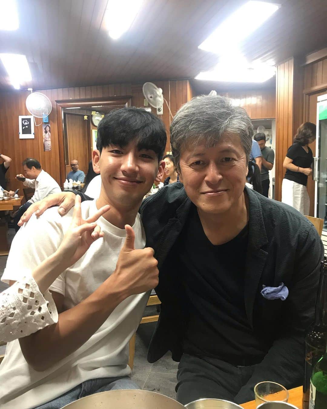 のインスタグラム：「막 촬영이라고 TF팀 필동면옥 사주시러 오신 브라이언 사랑합니다💛 #www」