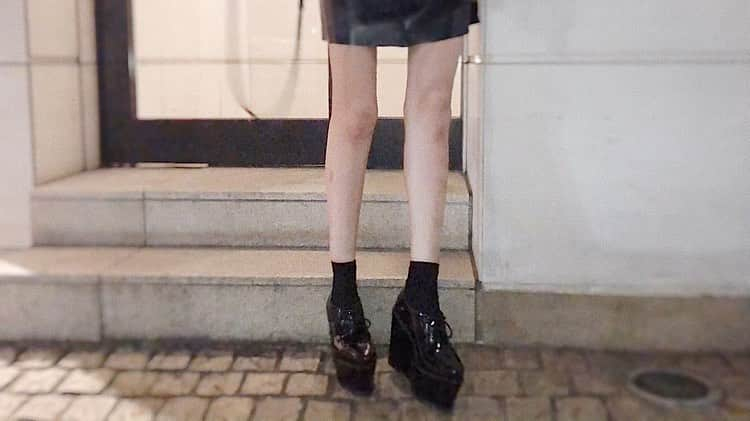 藤田杏奈さんのインスタグラム写真 - (藤田杏奈Instagram)「👞🖤👞🖤 . .  @evris_official のお気に入りな靴さん🥰 #ootd #ootdfashion #fashion  #EVRIS」7月11日 20時19分 - anna_fujita