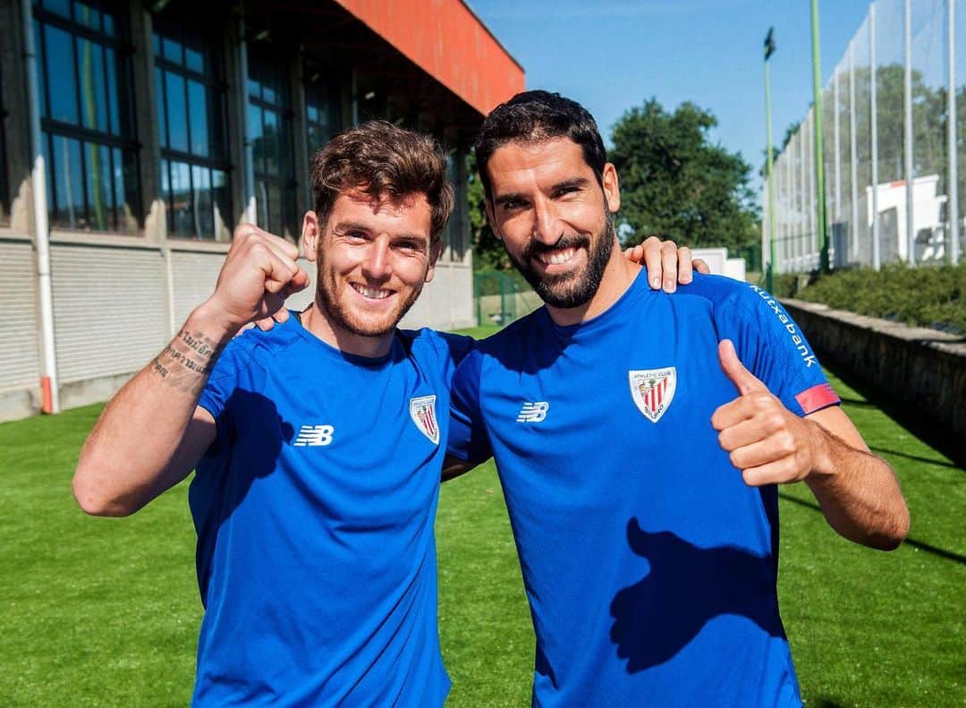 イバイ・ゴメスのインスタグラム：「¡ZORIONAK RULO! 🎂  Un chavalito de 33 años😜 ¡Profesional como pocos! ¡Siempre en mi equipo! 💪🏼」