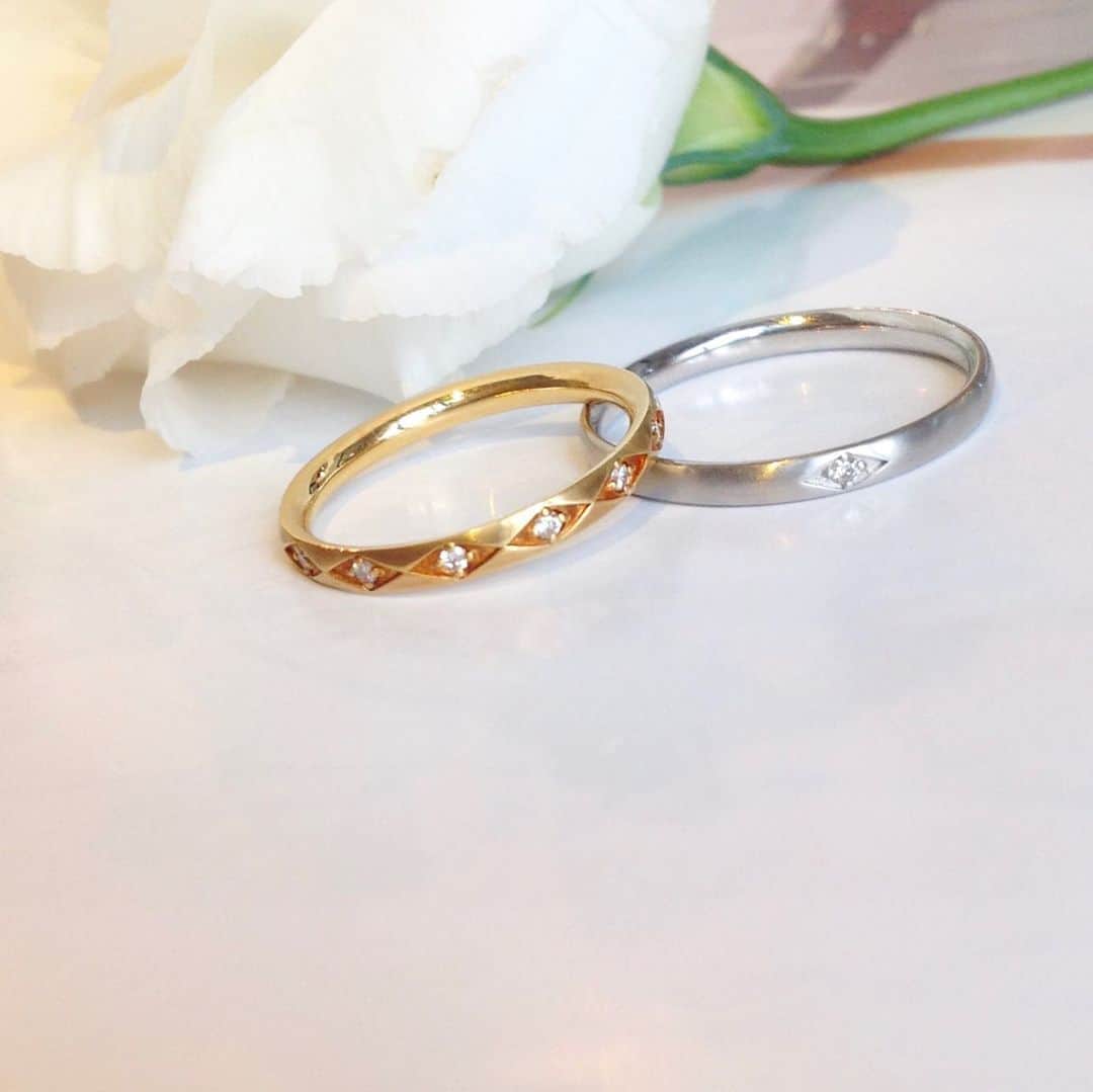 JUPITERさんのインスタグラム写真 - (JUPITERInstagram)「これから２人の歩んで行く道のりをイメージしたリング。 . 腕部分にデザインされたひし形は人生の山や谷をイメージし、どんな辛い時も２人で手を取り合い乗り越えていってほしいという想いが込められています。 . #marriagering#blidal#wedding#k18#platinum#ring#jewelry#fashion#instjewelry#instfashion#JUPITER#DAIKANYAMA#tokyo#マリッジリング#リング#プラチナ#結婚#ジュエリー#ファッション#ジュピター#代官山#東京」7月11日 20時42分 - jupiterjewelry_official