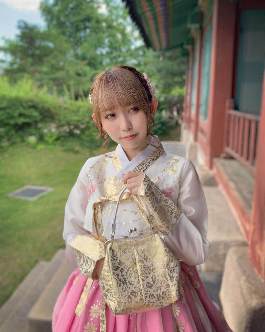 マリスさんのインスタグラム写真 - (マリスInstagram)「iPhoneXのポトレモードで撮ったで撮った写真🌸 . . . #韓国 #ちまちょごり #チマチョゴリ #景福宮 #iphone #10 #すごい #画質に感動 #お散歩 #めっちゃ暑い #この日の #気温 #30度超えw」7月11日 20時55分 - marisu411