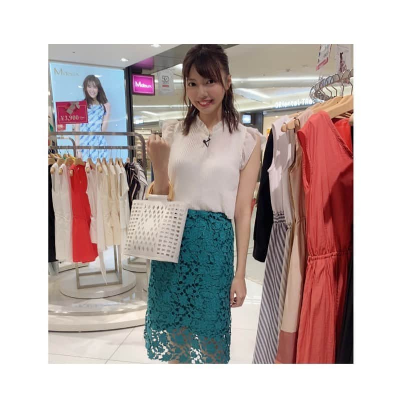 加藤里奈（カトリーナ）さんのインスタグラム写真 - (加藤里奈（カトリーナ）Instagram)「👜👜👜 NHK総合「まるっと！」 ご覧下さった方、ありがとうございました😊 この時期のちょっと寒いとき！ ファッション困りますよねー🤔 でも夏らしいファッションを楽しみたい！ ということで、、 ファッション企画をしましたー🙆‍♀️ いかがでしたか？？ * @m.deux_official のカゴ風バッグを 使わせていただきました✨ カバンを変えるだけで夏っぽさアップ⤴︎ 皆さま、風邪には気を付けつつ、 オシャレを楽しんで下さい💖 * #NHK #名古屋 #生放送 #まるっと #愛知 #岐阜 #三重 #アナウンサー #フリーアナウンサー  #キャスター #にゅーす #news #ファッション #今日の服 #モデル  #ootd #アラサー #アラサー女子 #かごバッグ #リポーター」7月11日 21時01分 - rinakatoktriiina