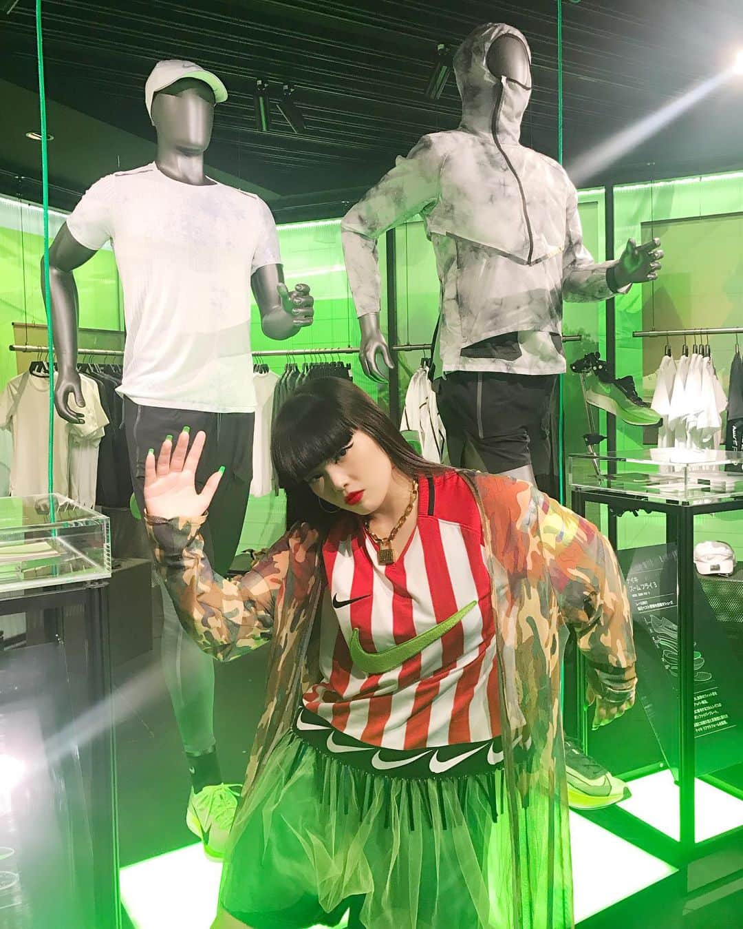 のインスタグラム：「NIKE HARAJUKU RE-OPENING PARTY👟💚🧪 🎊 @nike #nike #nikeharajuku #niketokyo」