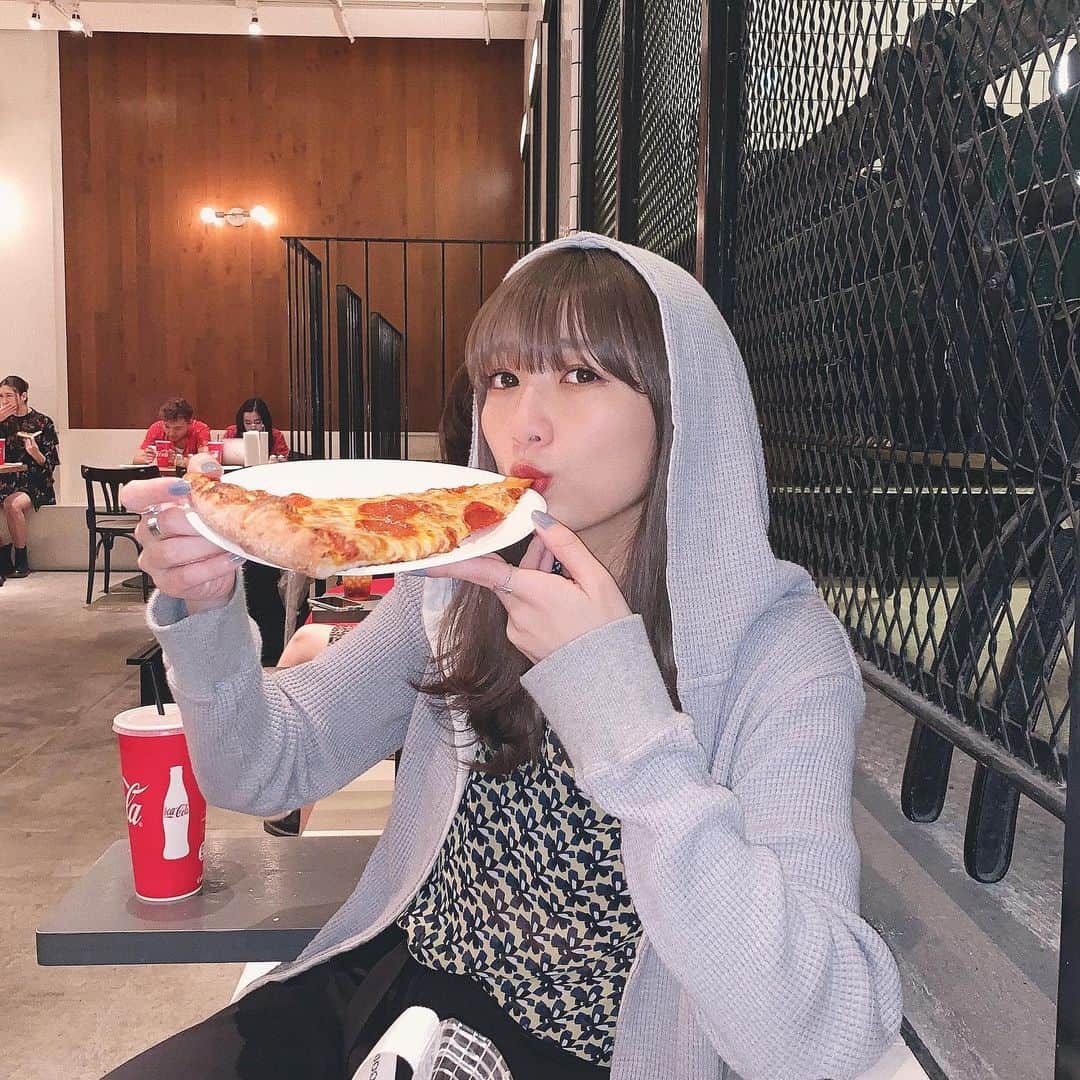 上野 紗也加さんのインスタグラム写真 - (上野 紗也加Instagram)「. ずっと食べたくてやっと食べれたいま🍕 @pizza_slice_tokyo すき #オリンピック」7月11日 21時15分 - __syaka__