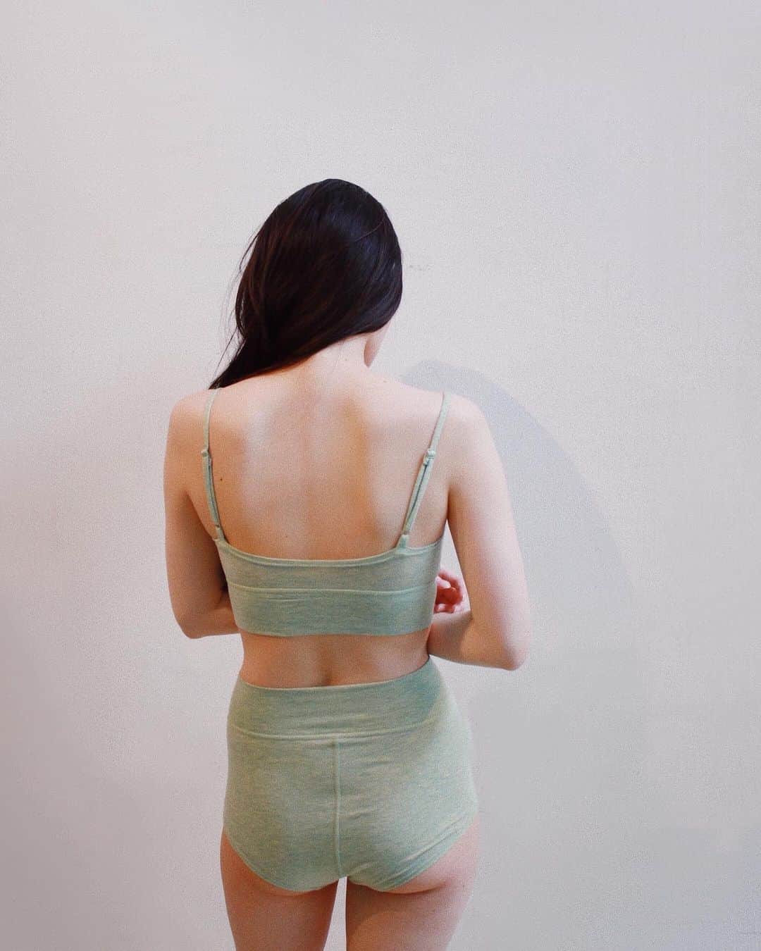 EMILY WEEKさんのインスタグラム写真 - (EMILY WEEKInstagram)「EMILY WEEK Botanicaldye Under Wear - Language of flowers ▫︎Yellow…Sun flower（ヒマワリ）/ 一途な愛情 ▫︎Green…Lily of the valley（スズラン）/ 幸福の再来 ▫︎Beige…Fragrant Olive（キンモクセイ） / 真実の愛 ▫︎Purple…Pansy（パンジー）/ 誠実なこころ - #EMILYWEEK #reset #active #neutral #balance #aroma #organic #period #relax #design #typography #photography #womenslife #tokyo #skin #gift #innerwear #underwear #bratop #sustainable #botanicaldye #flower」7月11日 21時23分 - emilyweek