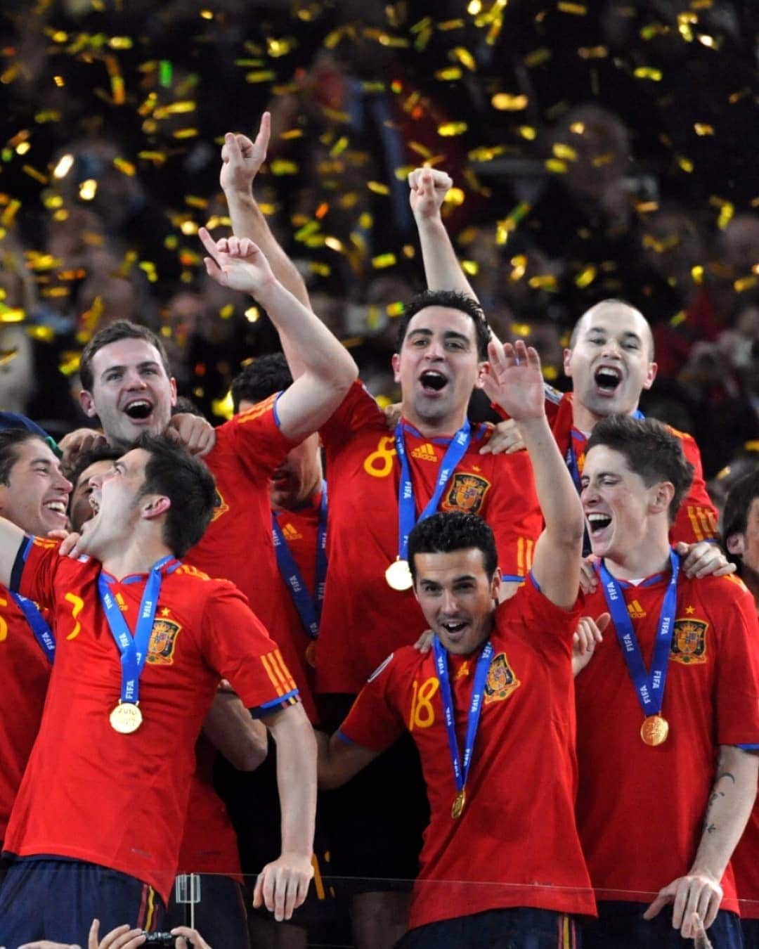 FIFAワールドカップさんのインスタグラム写真 - (FIFAワールドカップInstagram)「#OnThisDay in 2010, #Spain won the FIFA #WorldCup for the first time in their history after Andrés #Iniesta's extra-time goal claimed a dramatic 1-0 victory over the Netherlands. 🇪🇸🏆」7月11日 21時22分 - fifaworldcup