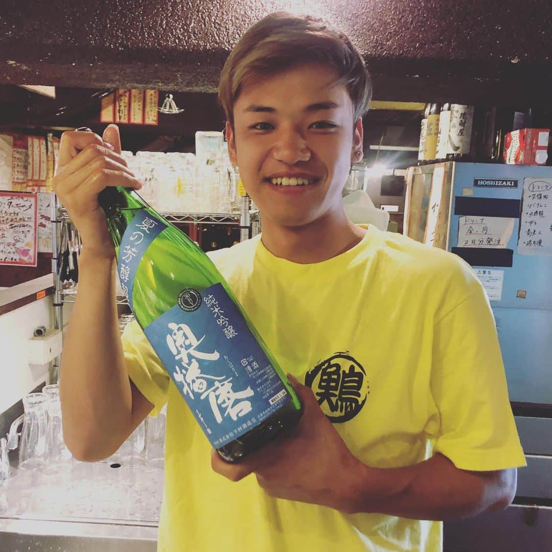 どんがめ三宮総本店のインスタグラム：「PAこーきのおすすめ #奥播磨 #ぼくはまだ飲めないけど #おいしいですよ . #kobe#三宮#大衆酒場#安い#うまい#どんがめ#ハッピーアワー#生ビール#19時まで#190円#駅近#雰囲気は魔法#dongame#赤字覚悟#お客様の喜ぶ顔が見たい#ただそれだけ#24時半まで営業#延長要相談#気まぐれクーポン#たまにやります#フォロー#まってます」