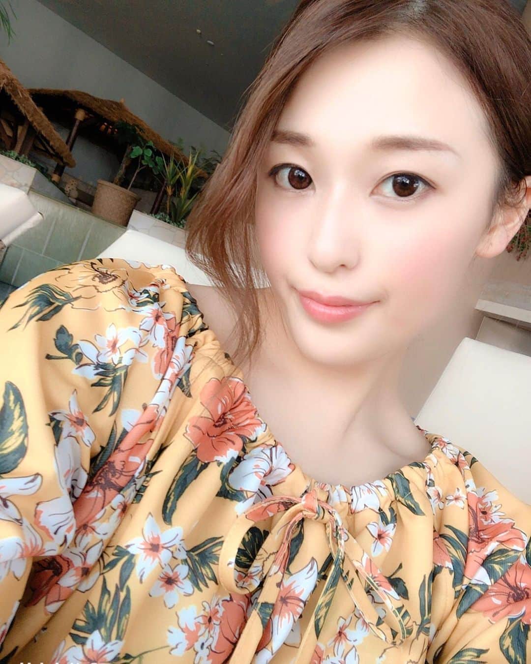神田藍香さんのインスタグラム写真 - (神田藍香Instagram)「東京ドームシティ内にある﻿﻿ スパLaQuaの女性用館内着が﻿ 7月1日から﻿リニューアル🌺﻿🌴﻿ ﻿﻿ この度Webモデルをさせて頂きました。﻿ ﻿﻿ ﻿﻿ 前の館内着もシンプルで好きだったけど﻿﻿ ハイビスカスの柄がとても可愛いし﻿﻿ 肌触りがとても良いから着心地(^o^)👌﻿ ﻿ ﻿﻿ プライベートでまたゆっくり来ようっと🧸﻿︎💕︎﻿ ﻿﻿ ﻿﻿ ﻿﻿ #LaQuaspa#LaQua#spa#onsen﻿ #tokyodome#renewal#Model#shooting﻿ #Flower#hibiscus#natural#fashion﻿ #style#happy#tagsforlikes#l4l﻿ #ラクーアスパ#東京ドームシティ﻿ #スパ#ラクーア#温泉#リニューアル﻿ #館内着#モデル#撮影#Web撮影﻿ #ハイビスカス#ナチュラル﻿」7月11日 21時31分 - kaatan0522