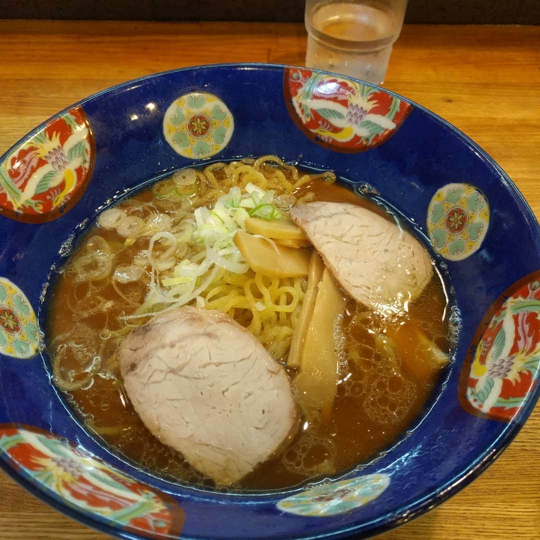 越中睦士のグルメインスタ