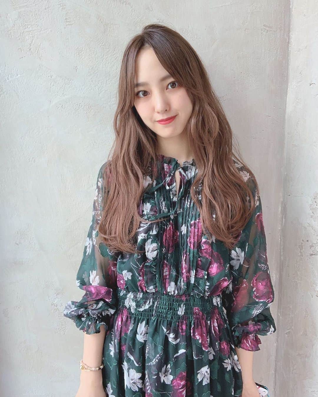 飯窪春菜のインスタグラム：「ヘアケアしてもらいました💇🏻‍♀️🌸 #haircolor  #haircare  #夏になると #前髪伸ばしがち #はるなの毎日  #飯窪ってる」