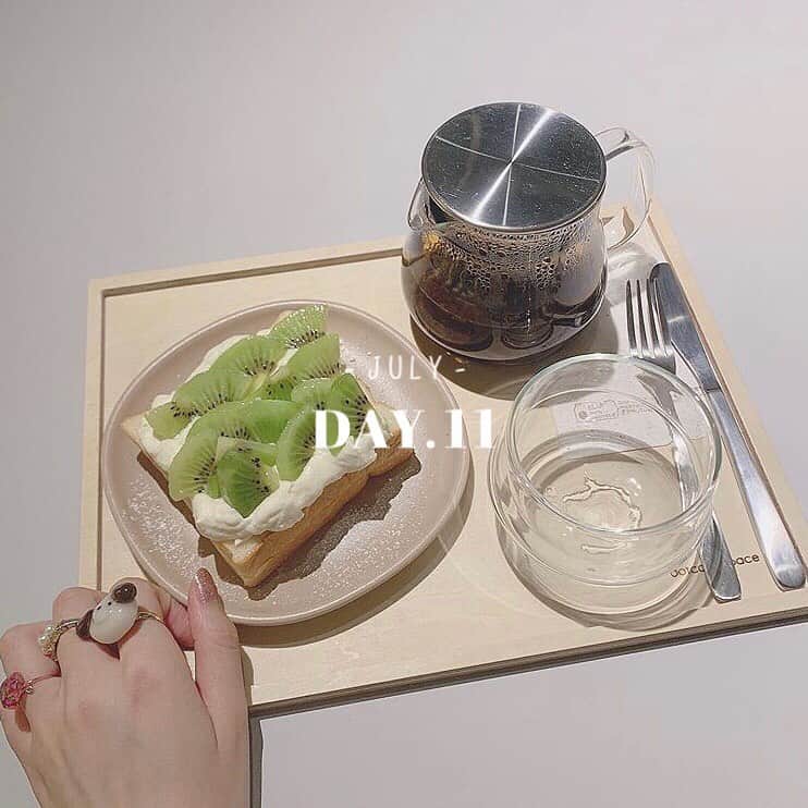 「SNOW」顔認識カメラアプリのグルメインスタ