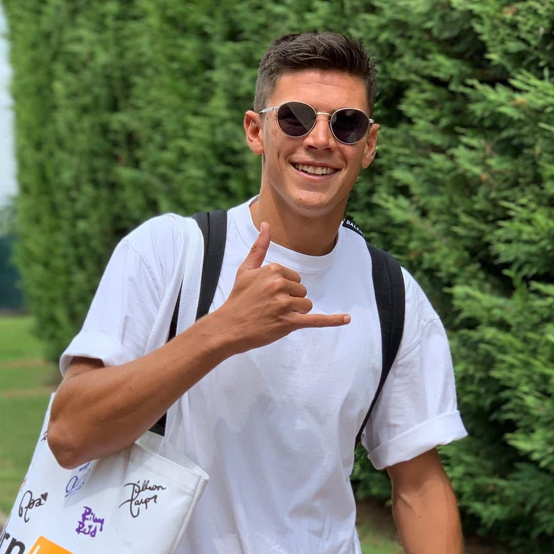 アタランタBCさんのインスタグラム写真 - (アタランタBCInstagram)「Si parte! 👍🏼😎 Let’s go! 👍🏼 - #GoAtalantaGo ⚫️🔵 #Atalanta3uropa #AtalantaLife 🖤💙 #preseason #atalanta #bergamo」7月11日 21時56分 - atalantabc