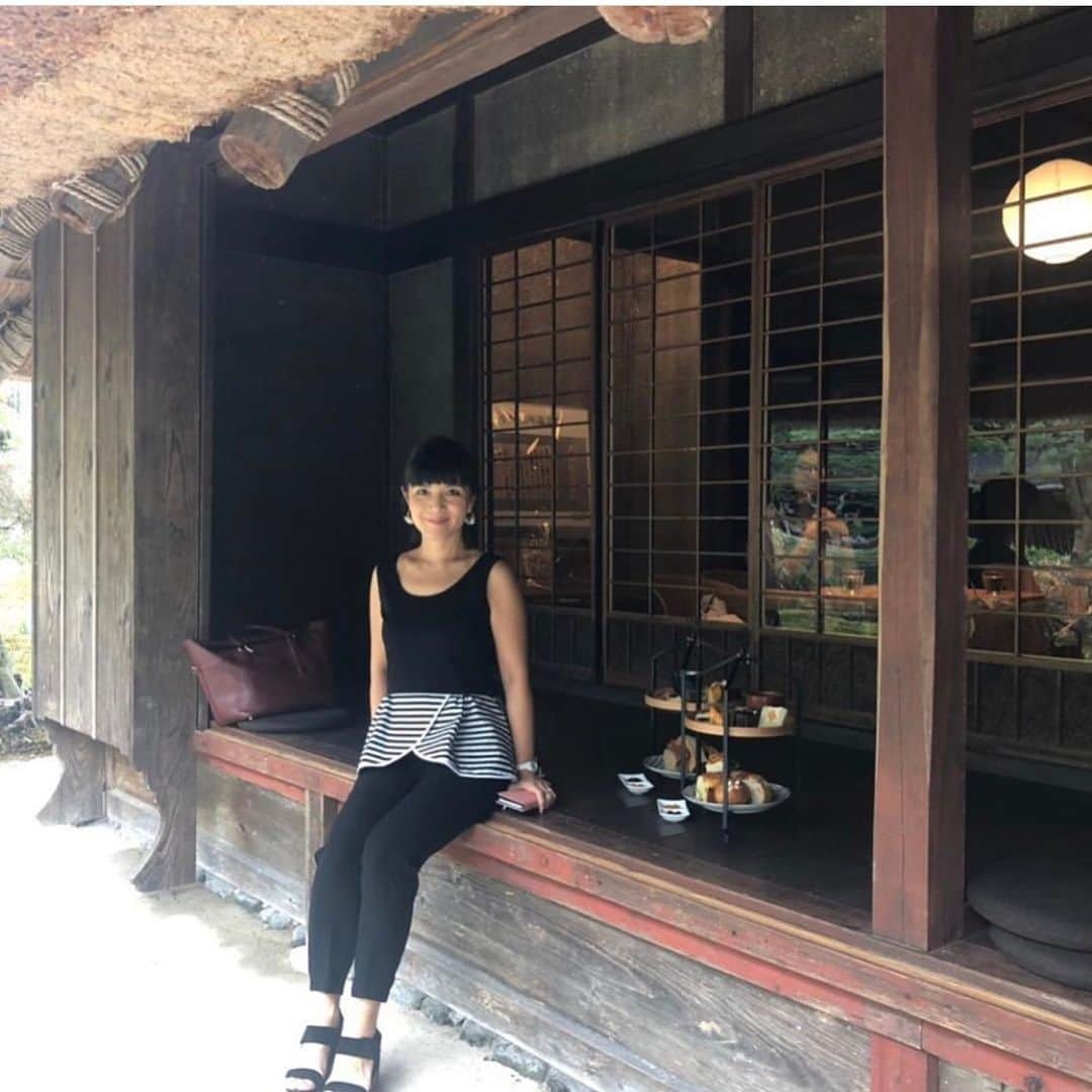 BORDERS at BALCONYのインスタグラム：「柴田がペプラム #tunk を着用しました‼  ペプラムタンクは、厚手コットン生地を使用しているので、カジュアルになりすぎないお出掛けTEEです。後ろファスナーは長めになっており、下からお召しいただけるので、お化粧後にヘアメイクがくずれないままでスタイリングできます。」