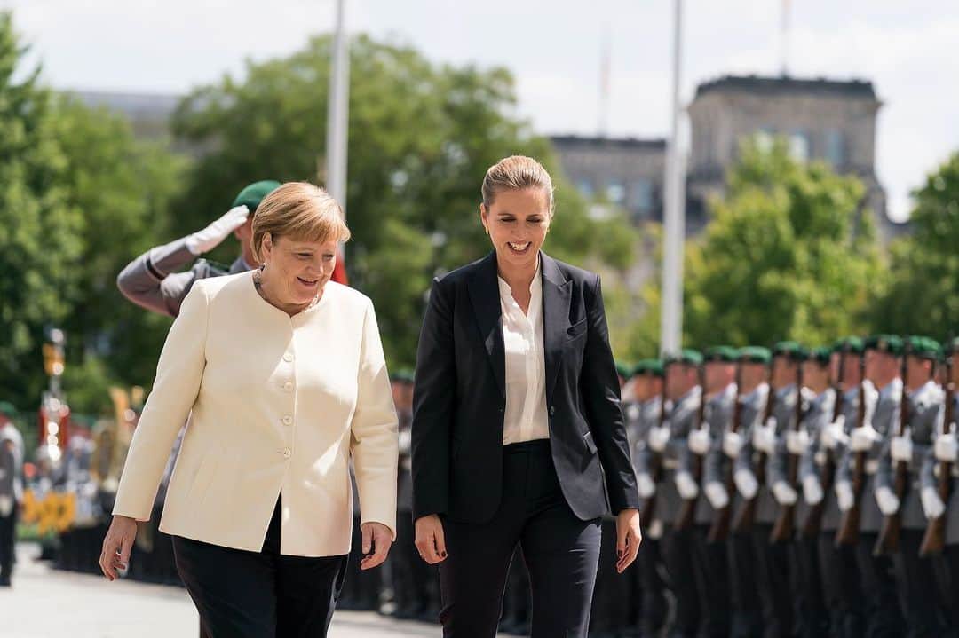 アンゲラ・メルケルさんのインスタグラム写真 - (アンゲラ・メルケルInstagram)「Ausdruck der engen nachbarschaftlichen Beziehungen zwischen Deutschland und Dänemark: Ihre erste Auslandsreise führt die neue dänische Premierministerin Mette Frederiksen zu Kanzlerin Merkel nach Berlin. – An expression of the close neighbourly relations between Germany and Denmark: the new Danish Prime Minister Mette Frederiksen's first trip abroad takes her to Berlin to visit Chancellor Merkel.」7月11日 22時06分 - bundeskanzlerin