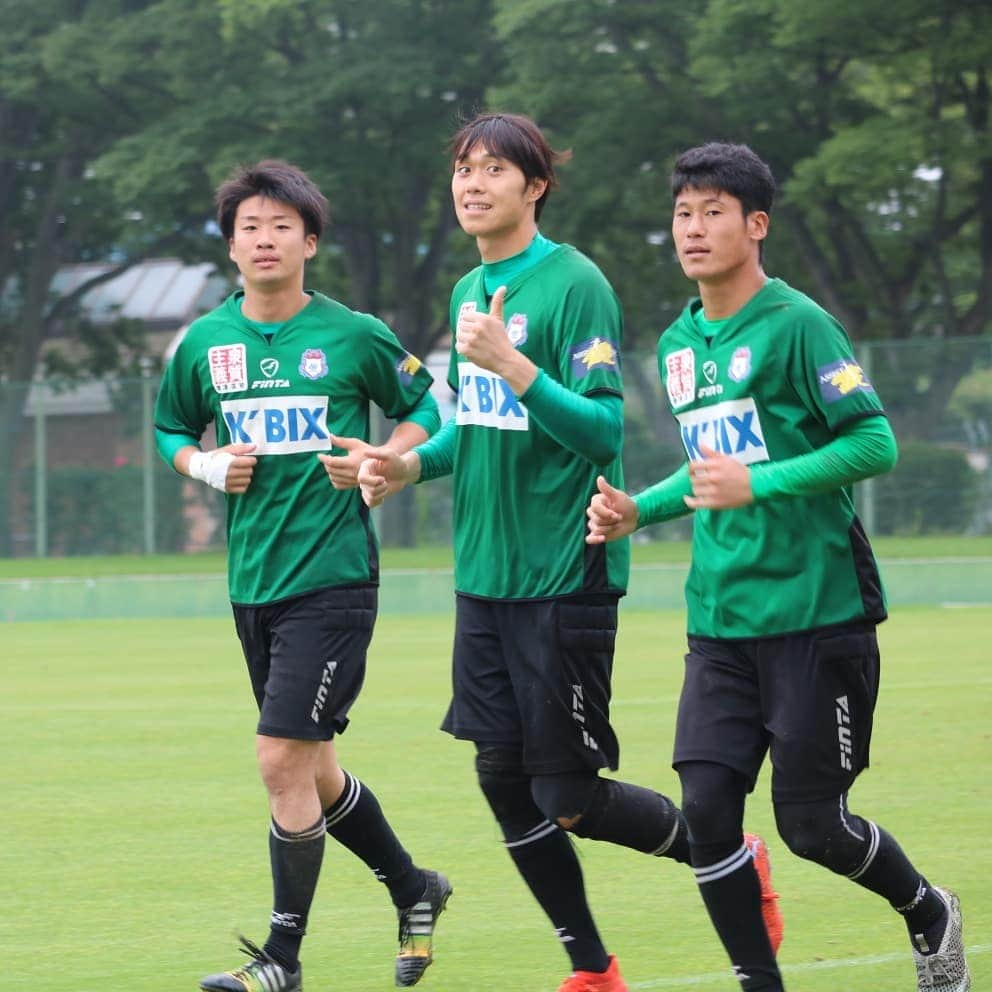 ザスパクサツ群馬さんのインスタグラム写真 - (ザスパクサツ群馬Instagram)「. . 【Training photos📸✨】 . 仲良くランニングする、キーパー陣⚽ 吉田選手の表情と手の動きに注目です✋🐯✋ . . #吉田舜 #小泉勇人 #蔦颯 #ザスパクサツ群馬 #thespa @yuto_koizumi.40  @syun_yoshida_gk23」7月11日 22時16分 - thespakusatsugunma_official