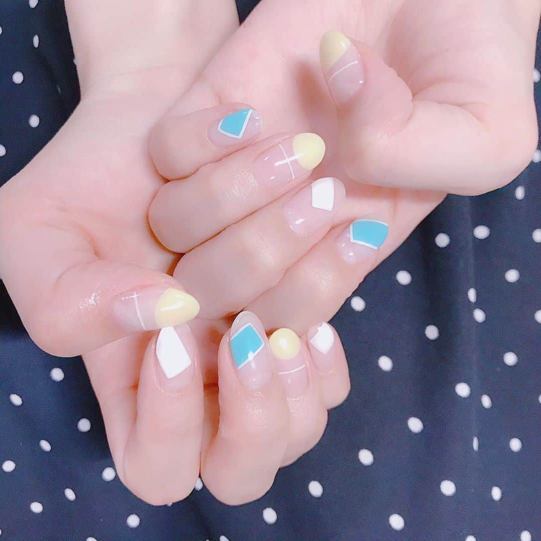 なかやまちえこさんのインスタグラム写真 - (なかやまちえこInstagram)「○と◻︎ #nail #nails #nailart #ネイル #美甲 #ネイルアート  #clou #nagel #ongle #ongles #unghia #japanesenailart #manucure #네일 #젤네일 #네일아트 #네일리스트 #japanesenails #manicurist #gelnails #木村ミサ ちゃん #個性派ネイル #カジュアルネイル  #クリアジェル #クリアネイル #clearnails ⠀ （イメージお伝え頂きました）」7月11日 22時16分 - chiekonakayama