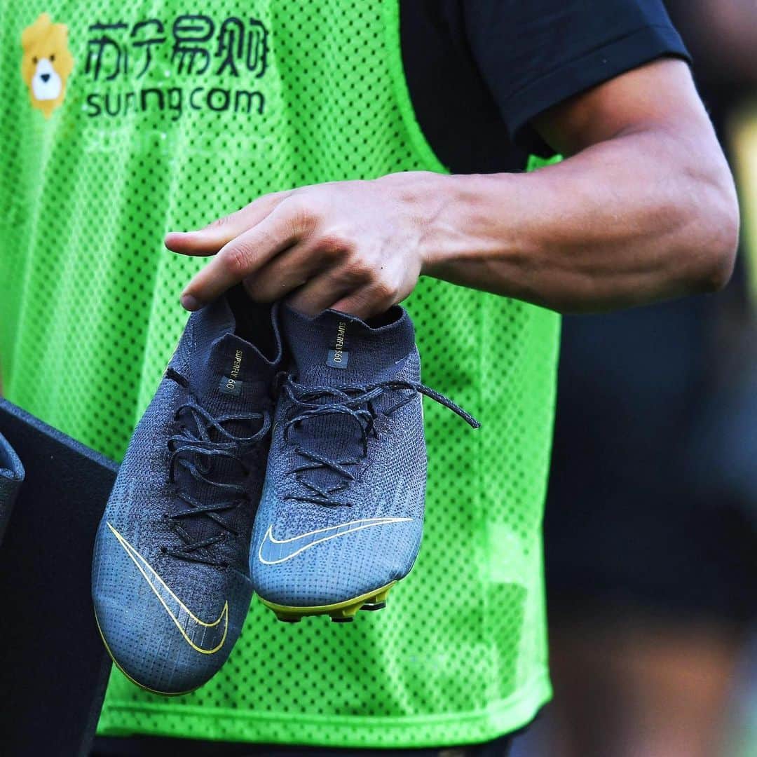 インテルナツィオナーレ・ミラノさんのインスタグラム写真 - (インテルナツィオナーレ・ミラノInstagram)「RECOGNISE HIM? 🤔🧐 #Inter #ForzaInter #Lugano2019 #Nike #GuessWho #Training #Football」7月11日 22時08分 - inter