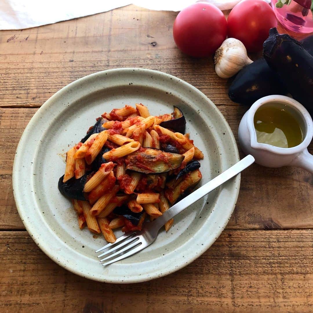 CHIPPRUSONのインスタグラム：「【 通販受け付けについてのお詫びとお知らせ 】  本日、正午12時より通販サイトのカートに商品を追加する、というお知らせを昨日upしましたが、実は今の今まですっかりキレイさっぱり忘れていました…（汗💦）お待ちいただいていた皆さま、誠に何とお詫びしたらいいのやら…😭💦つきましては、明日再度正午12時にカートに商品を追加したいと思います。本当に申し訳ございませんっ、、、 ・ ・ http://chippruson.theshop.jp/」