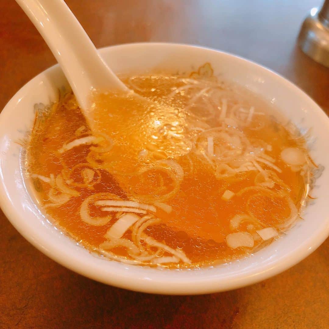 休日課長さんのインスタグラム写真 - (休日課長Instagram)「めちゃめちゃ久々の。 冷やし葱そば。 やたら旨いタレ。 冷んやりツルッツルの麺。 爽やかな葱。 最高。 ご馳走様でした！ 今日ラーメンの日なんですね！ #本炭 #本日の炭水化物 #ramen #ラーメンの日」7月11日 22時26分 - kyujitsu_kacho