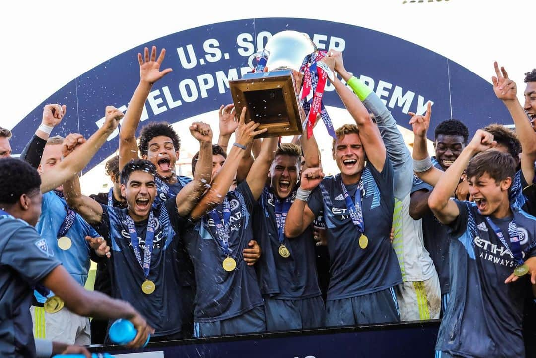 ニューヨーク・シティFCさんのインスタグラム写真 - (ニューヨーク・シティFCInstagram)「Champions 🏆 #NYCFCAcademy」7月11日 22時26分 - nycfc