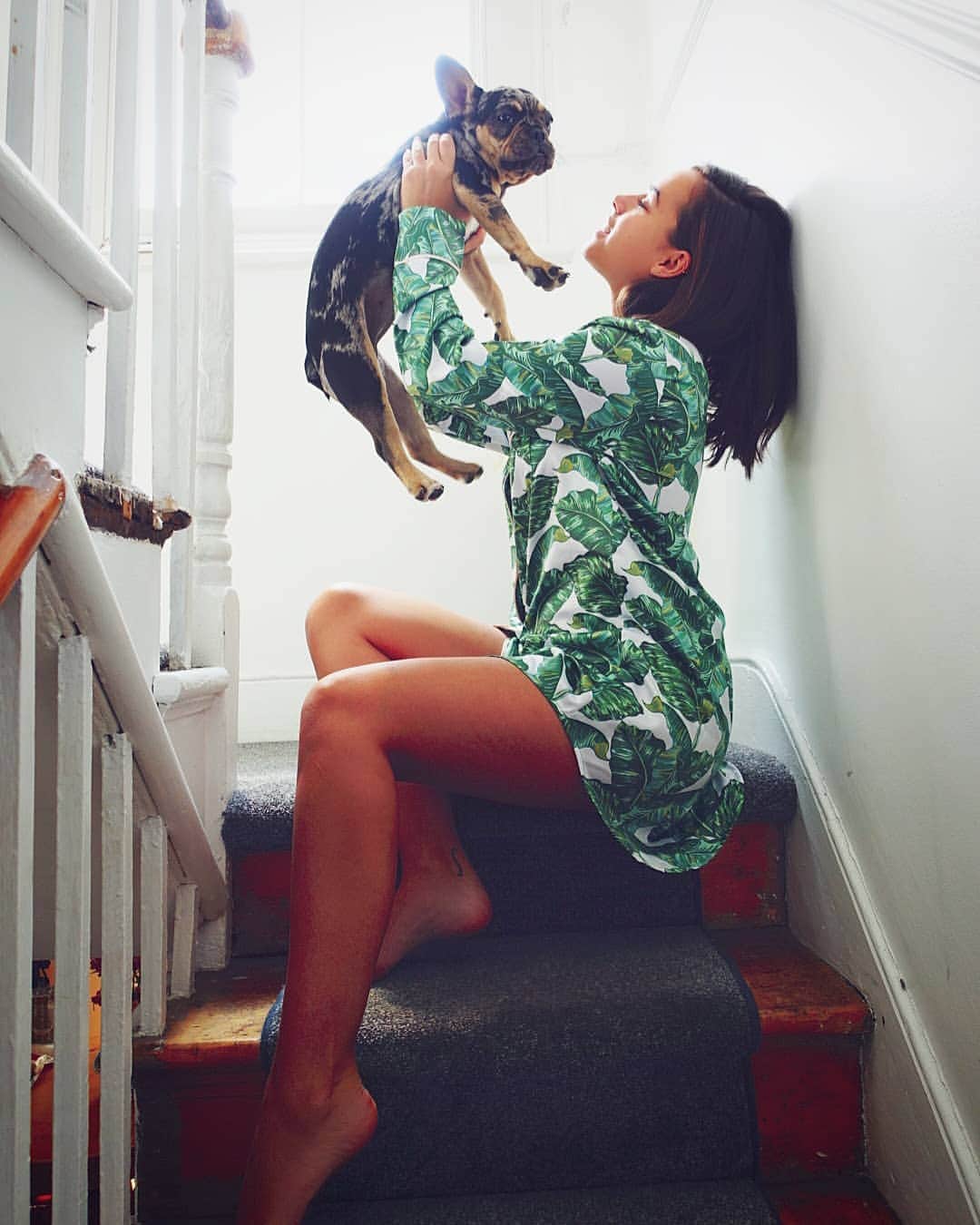 ジョージア・メイ・フットのインスタグラム：「We woke up like this 😍 🌿🐶 Cute custom pjs from the lovely @hadesignsltd #gifted」